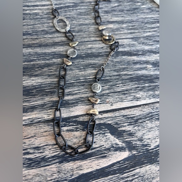 Elegant Mixed Metal Necklace - Picture 2 of 4